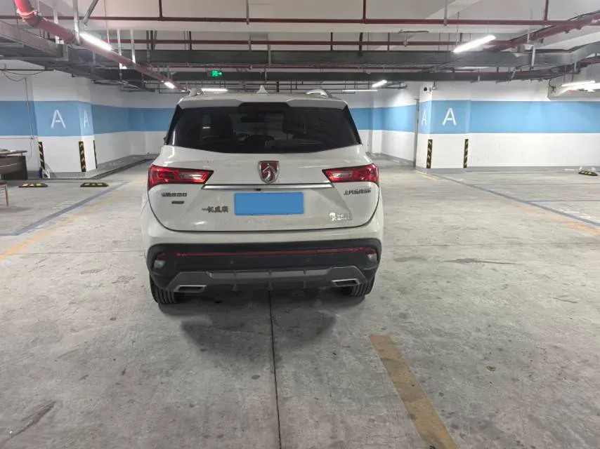 2018 BaoJun 530 1.5T 150HP L4 6MT,autocango,china used car exporter,china ev exporter,chinese used car exporter,chinese used ev exporter