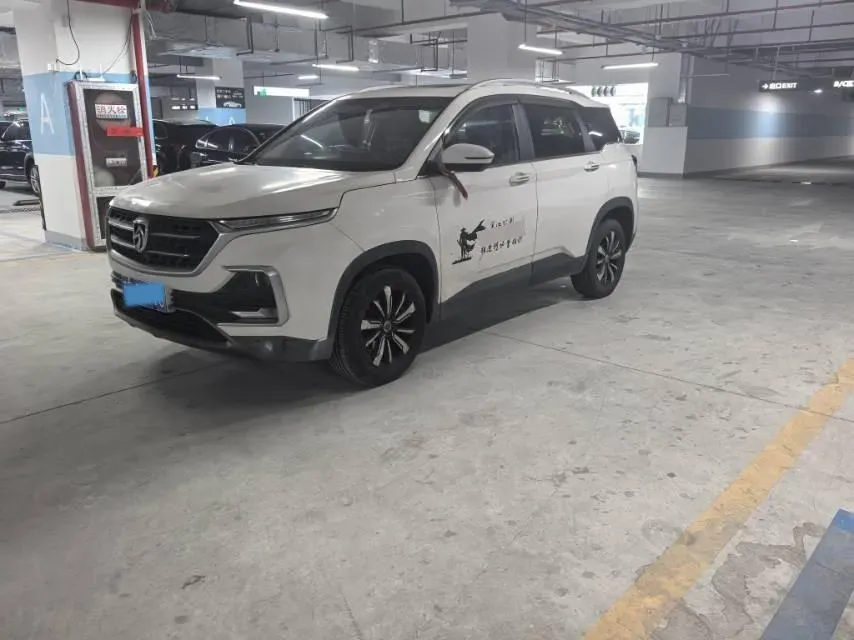 2018 BaoJun 530 1.5T 150HP L4 6MT,autocango,china used car exporter,china ev exporter,chinese used car exporter,chinese used ev exporter