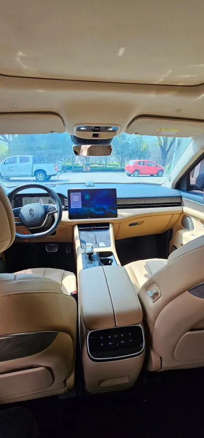 2022 Volvo S60 2.0T 197HP L4 8AT,autocango,china used car exporter,china ev exporter,chinese used car exporter,chinese used ev exporter