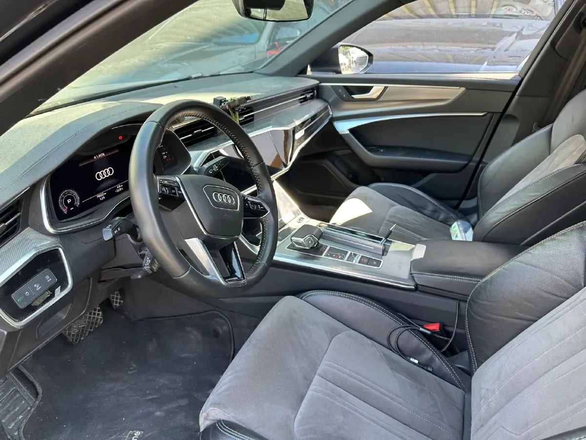 2020 Audi A6L 2.0T 224HP L4 7DCT,autocango,china used car exporter,china ev exporter,chinese used car exporter,chinese used ev exporter