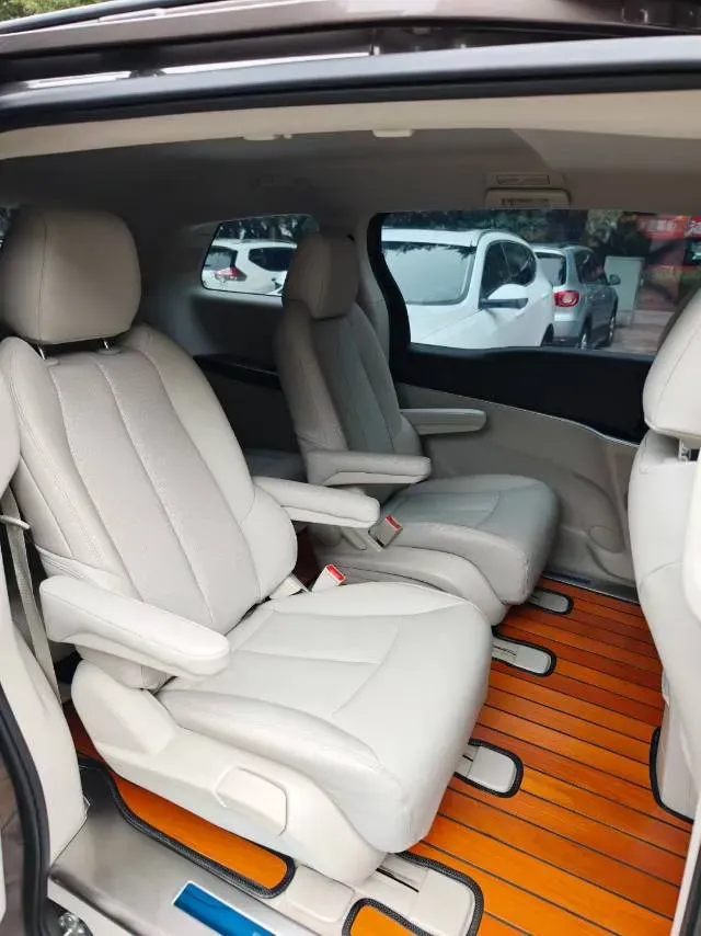 2022 Buick GL8 2.0T 237HP L4 9AT,autocango,china used car exporter,china ev exporter,chinese used car exporter,chinese used ev exporter