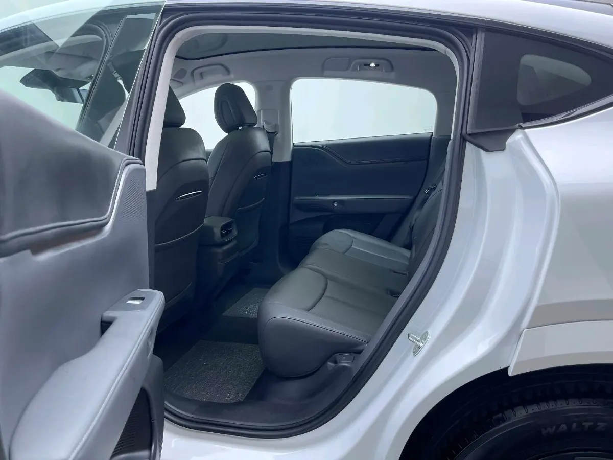 2024 Xpeng P7+ BEV 60.7KWH,autocango,china used car exporter,china ev exporter,chinese used car exporter,chinese used ev exporter