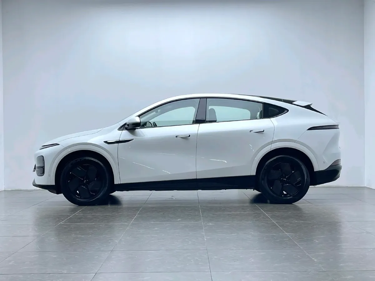 2024 Xpeng P7+ BEV 60.7KWH,autocango,china used car exporter,china ev exporter,chinese used car exporter,chinese used ev exporter