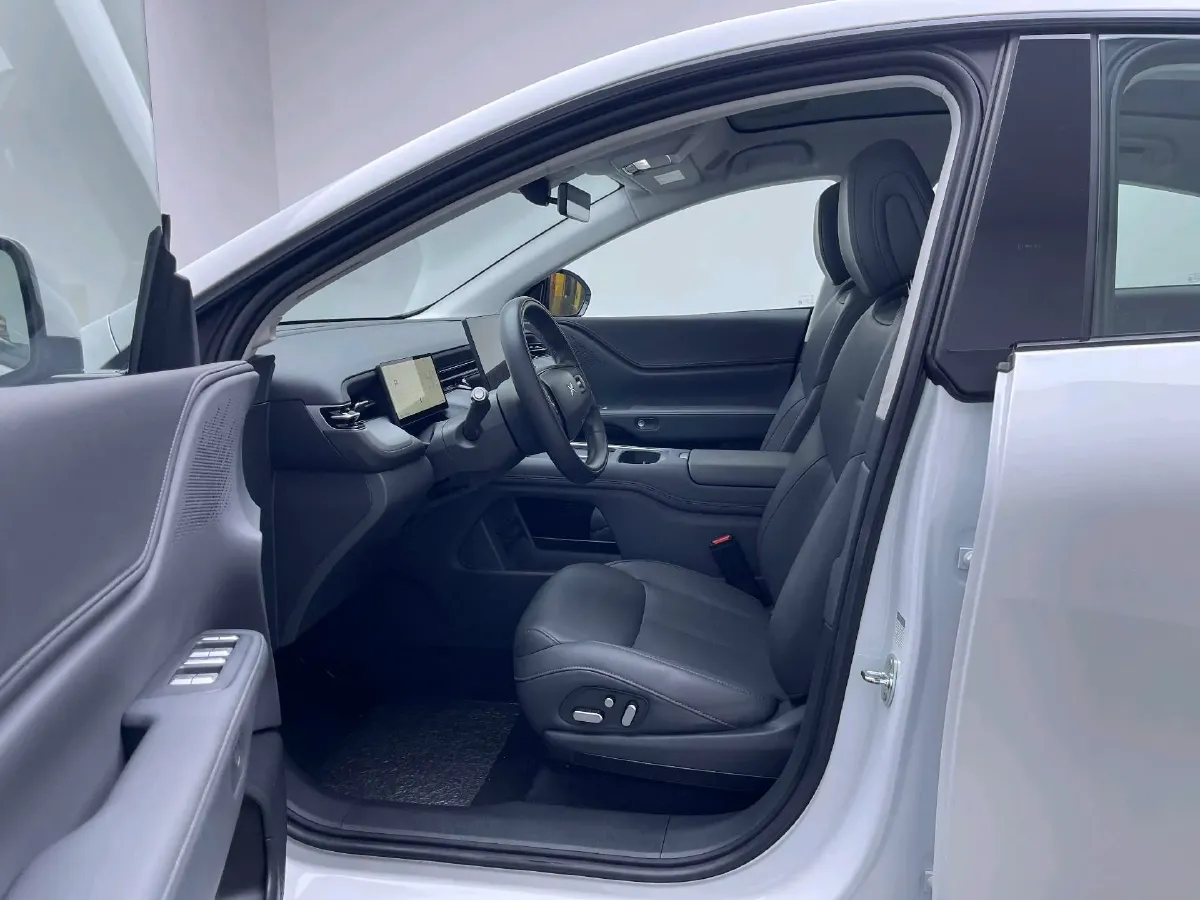 2024 Xpeng P7+ BEV 60.7KWH,autocango,china used car exporter,china ev exporter,chinese used car exporter,chinese used ev exporter