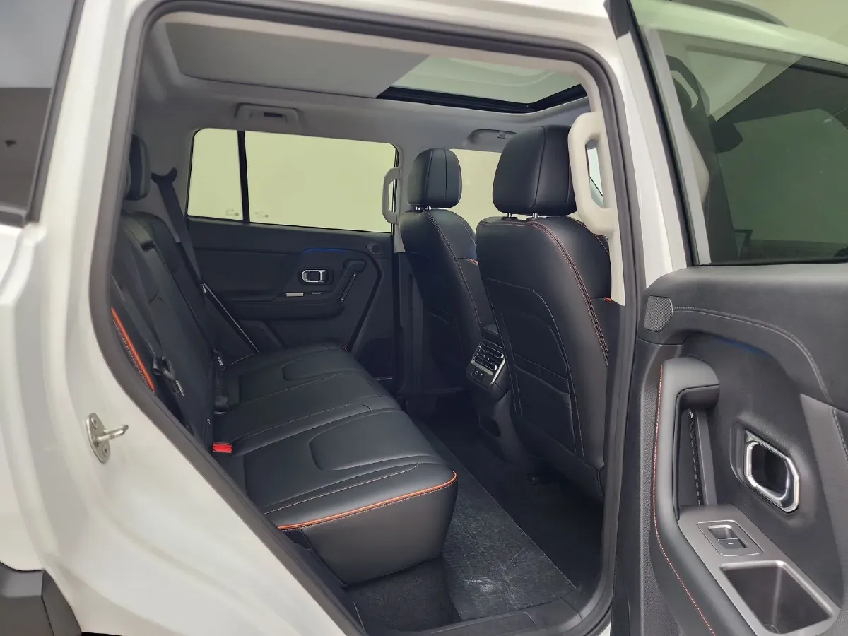 2025 MAXUS XinTu V70 2.0T 150HP L4 9AT,autocango,china used car exporter,china ev exporter,chinese used car exporter,chinese used ev exporter