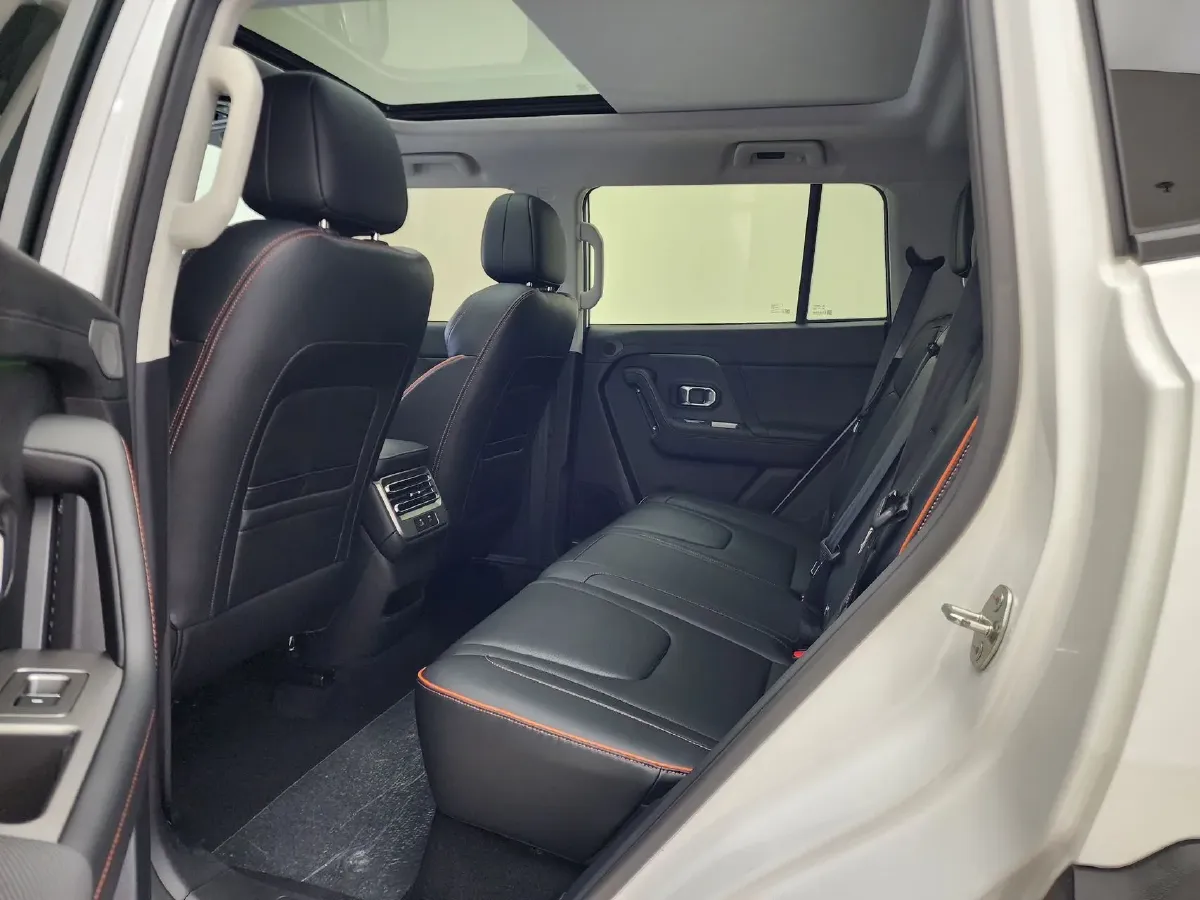 2025 MAXUS XinTu V70 2.0T 150HP L4 9AT,autocango,china used car exporter,china ev exporter,chinese used car exporter,chinese used ev exporter