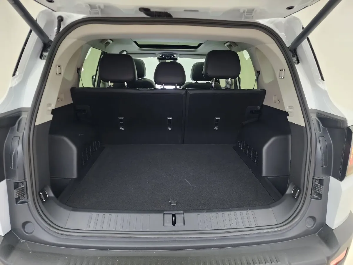 2025 MAXUS XinTu V70 2.0T 150HP L4 9AT,autocango,china used car exporter,china ev exporter,chinese used car exporter,chinese used ev exporter