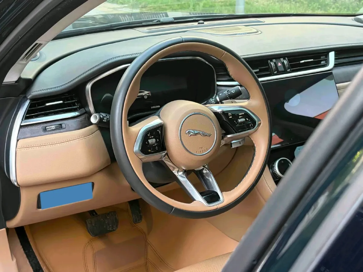 2024 Jaguar XFL 2.0T 250HP L4 8AT,autocango,china used car exporter,china ev exporter,chinese used car exporter,chinese used ev exporter