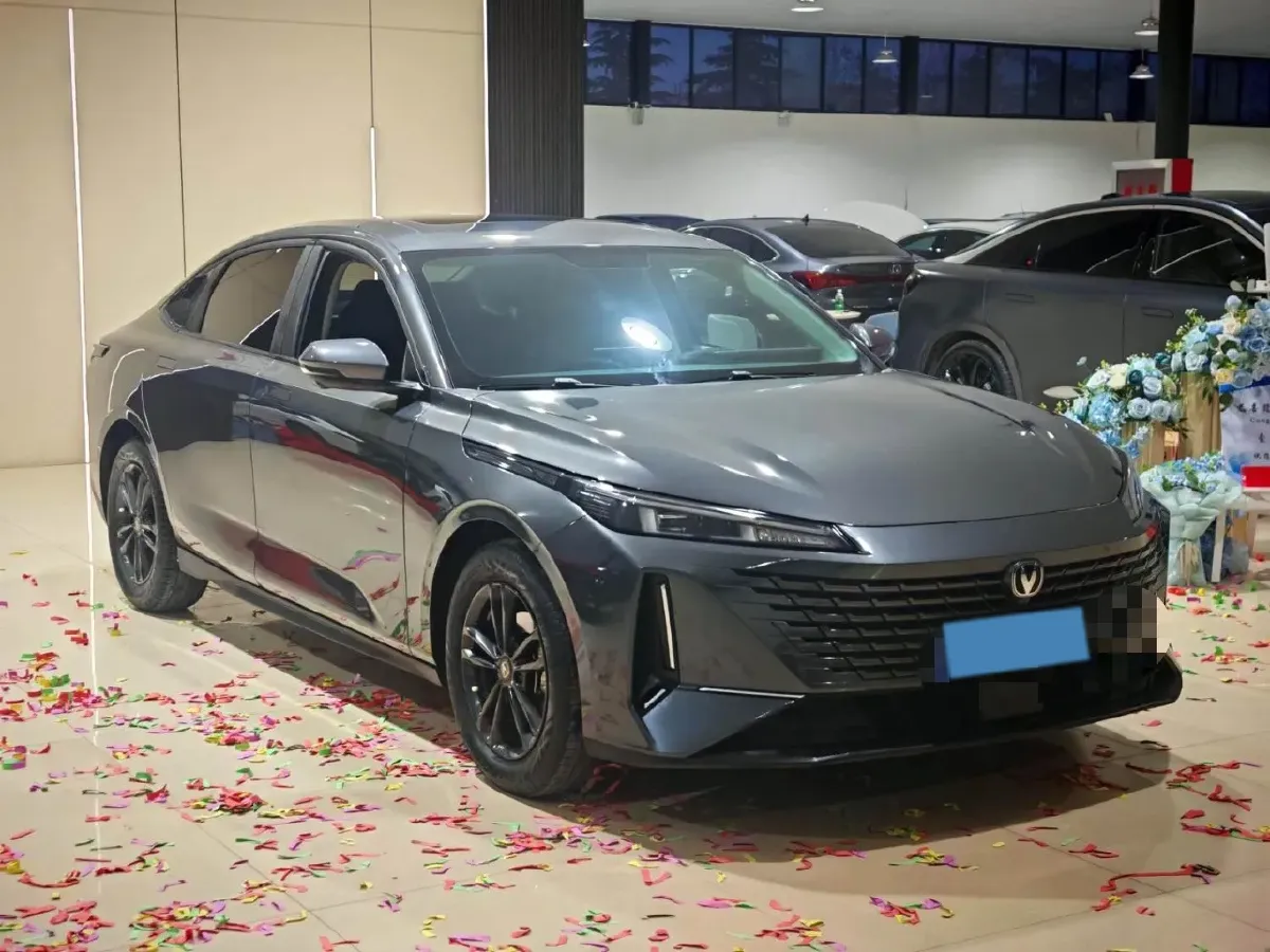 2023 ChangAn Lamore 1.5T 170HP L4 7DCT,autocango,china used car exporter,china ev exporter,chinese used car exporter,chinese used ev exporter