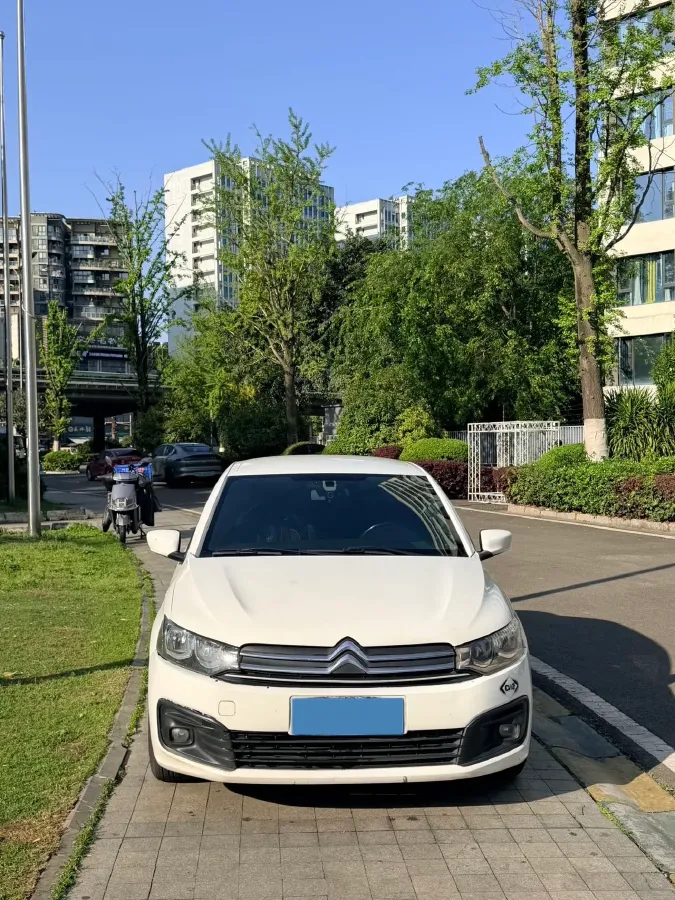 2017 HuangHai XiangLong 2.4L 143HP L4 5MT,autocango,china used car exporter,china ev exporter,chinese used car exporter,chinese used ev exporter