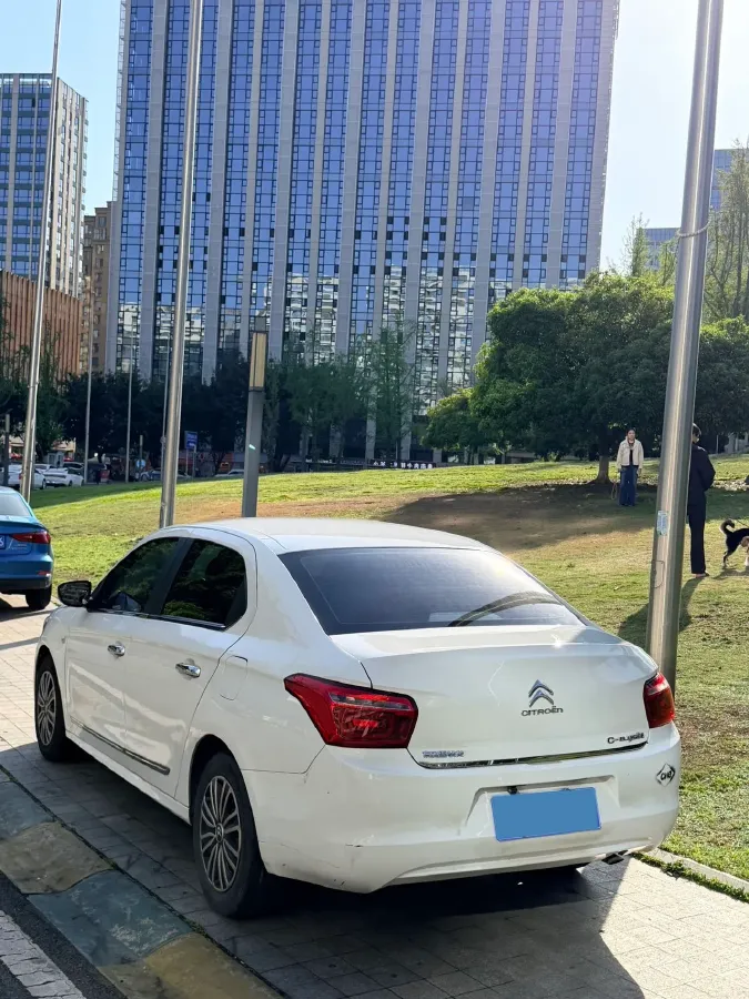 2017 HuangHai XiangLong 2.4L 143HP L4 5MT,autocango,china used car exporter,china ev exporter,chinese used car exporter,chinese used ev exporter