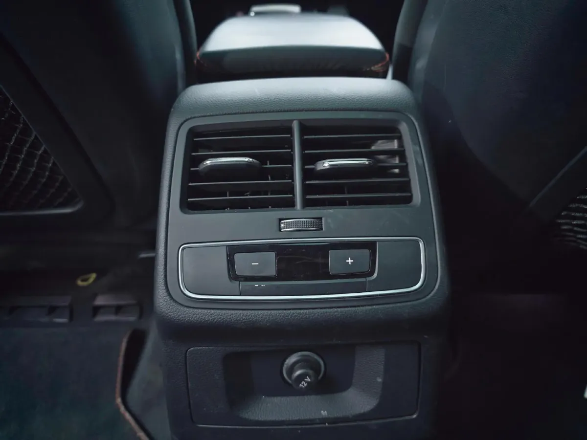 2022 Audi RS 4 2.9T 450HP V6 8AT,autocango,china used car exporter,china ev exporter,chinese used car exporter,chinese used ev exporter