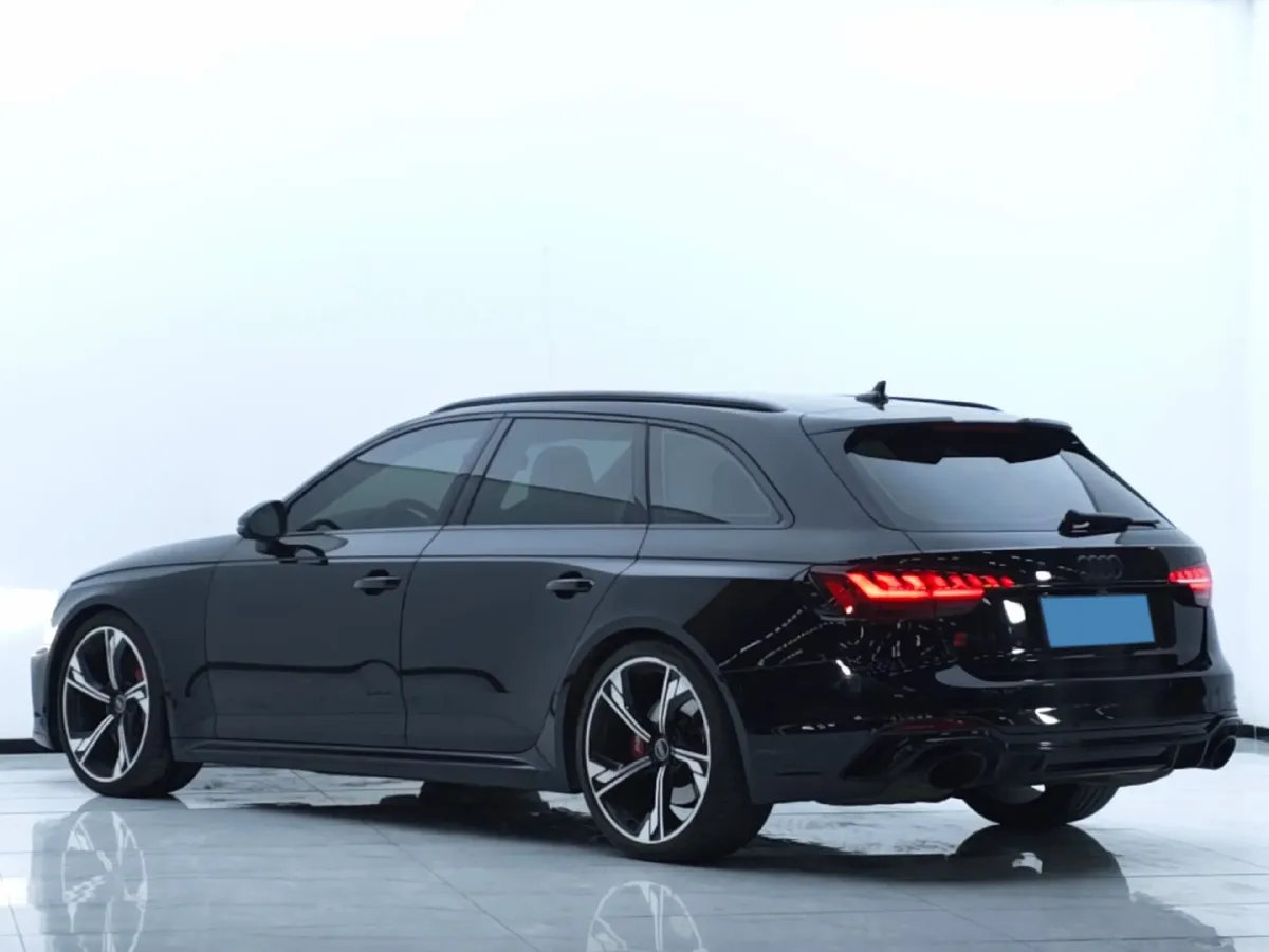 2022 Audi RS 4 2.9T 450HP V6 8AT,autocango,china used car exporter,china ev exporter,chinese used car exporter,chinese used ev exporter