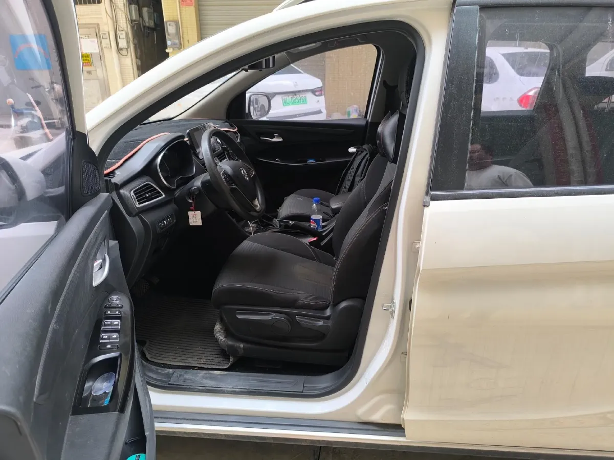 2021 BaoJun 730 1.5T 147HP L4 CVT,autocango,china used car exporter,china ev exporter,chinese used car exporter,chinese used ev exporter