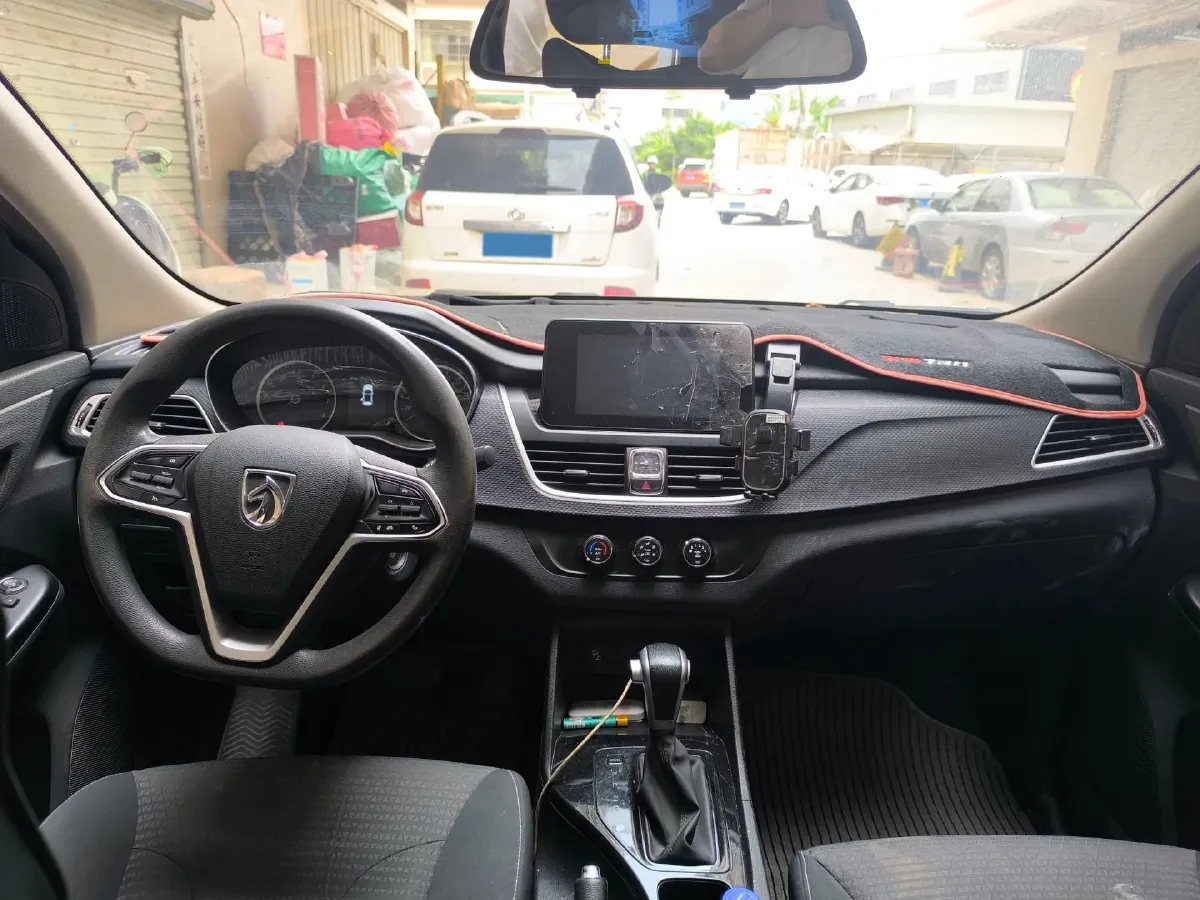 2021 BaoJun 730 1.5T 147HP L4 CVT,autocango,china used car exporter,china ev exporter,chinese used car exporter,chinese used ev exporter