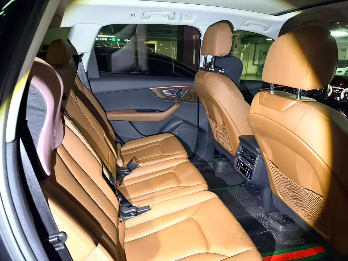 2021 Audi Q7 3.0T 340HP V6 8AT,autocango,china used car exporter,china ev exporter,chinese used car exporter,chinese used ev exporter