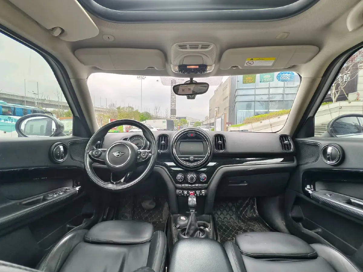 2017 MINI COUNTRYMAN 1.5T 136HP L3 6AT,autocango,china used car exporter,china ev exporter,chinese used car exporter,chinese used ev exporter