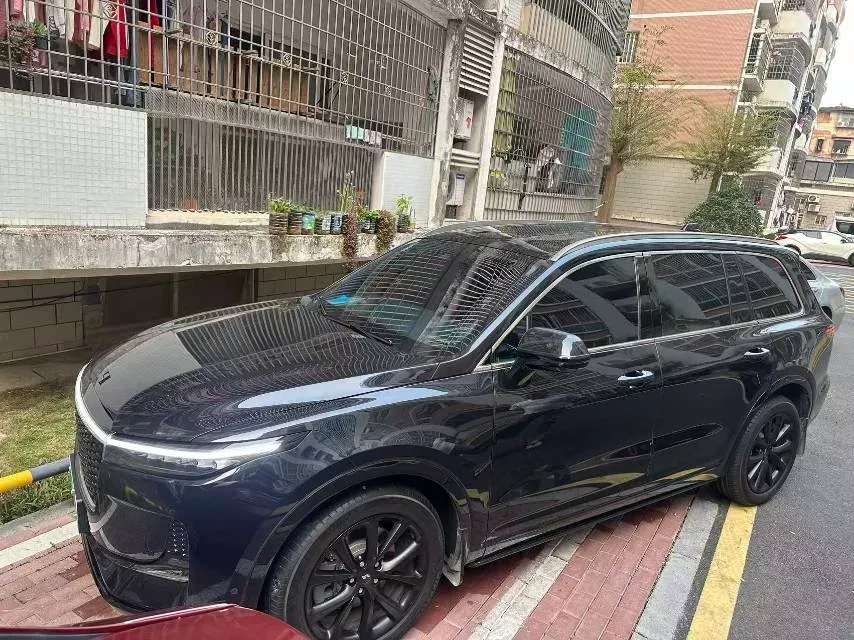 2021 Li ONE Range Extended 131HP REEV 40.5KWH,autocango,china used car exporter,china ev exporter,chinese used car exporter,chinese used ev exporter