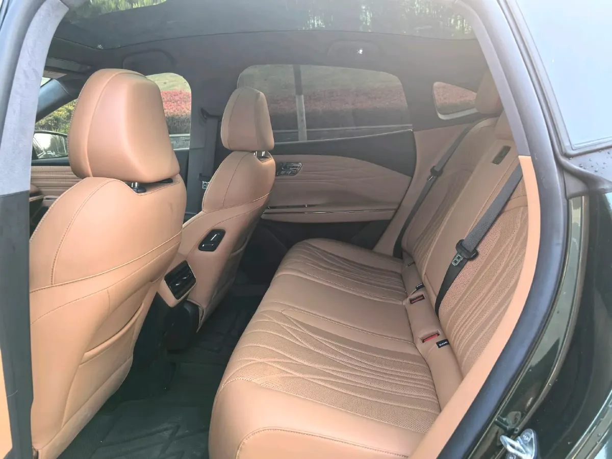 2025 Geely Galaxy Starshine 8 1.5T 163HP L4 3DHT PHEV 27.69KWH,autocango,china used car exporter,china ev exporter,chinese used car exporter,chinese used ev exporter