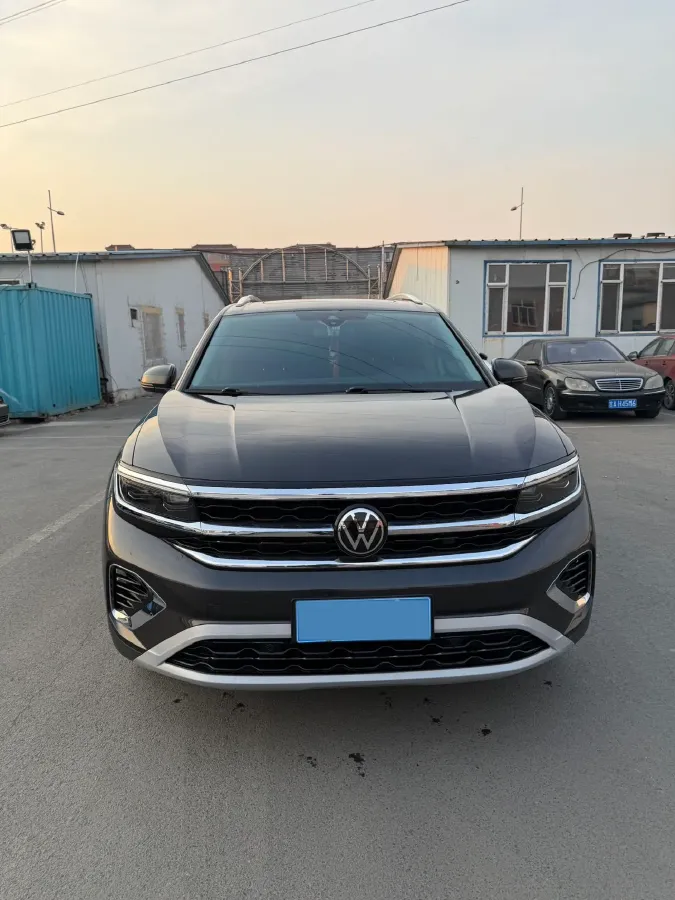 2021 Volkswagen Talagon 2.0T 220HP L4 7DCT,autocango,china used car exporter,china ev exporter,chinese used car exporter,chinese used ev exporter