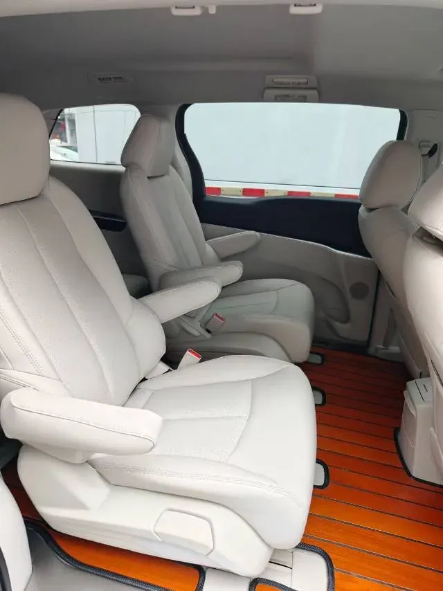 2022 Buick GL8 2.0T 237HP L4 9AT,autocango,china used car exporter,china ev exporter,chinese used car exporter,chinese used ev exporter