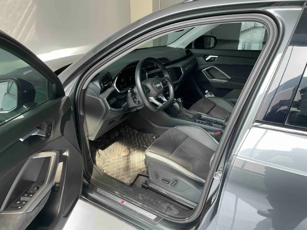 2022 Audi Q3 1.4T 150HP L4 7DCT,autocango,china used car exporter,china ev exporter,chinese used car exporter,chinese used ev exporter