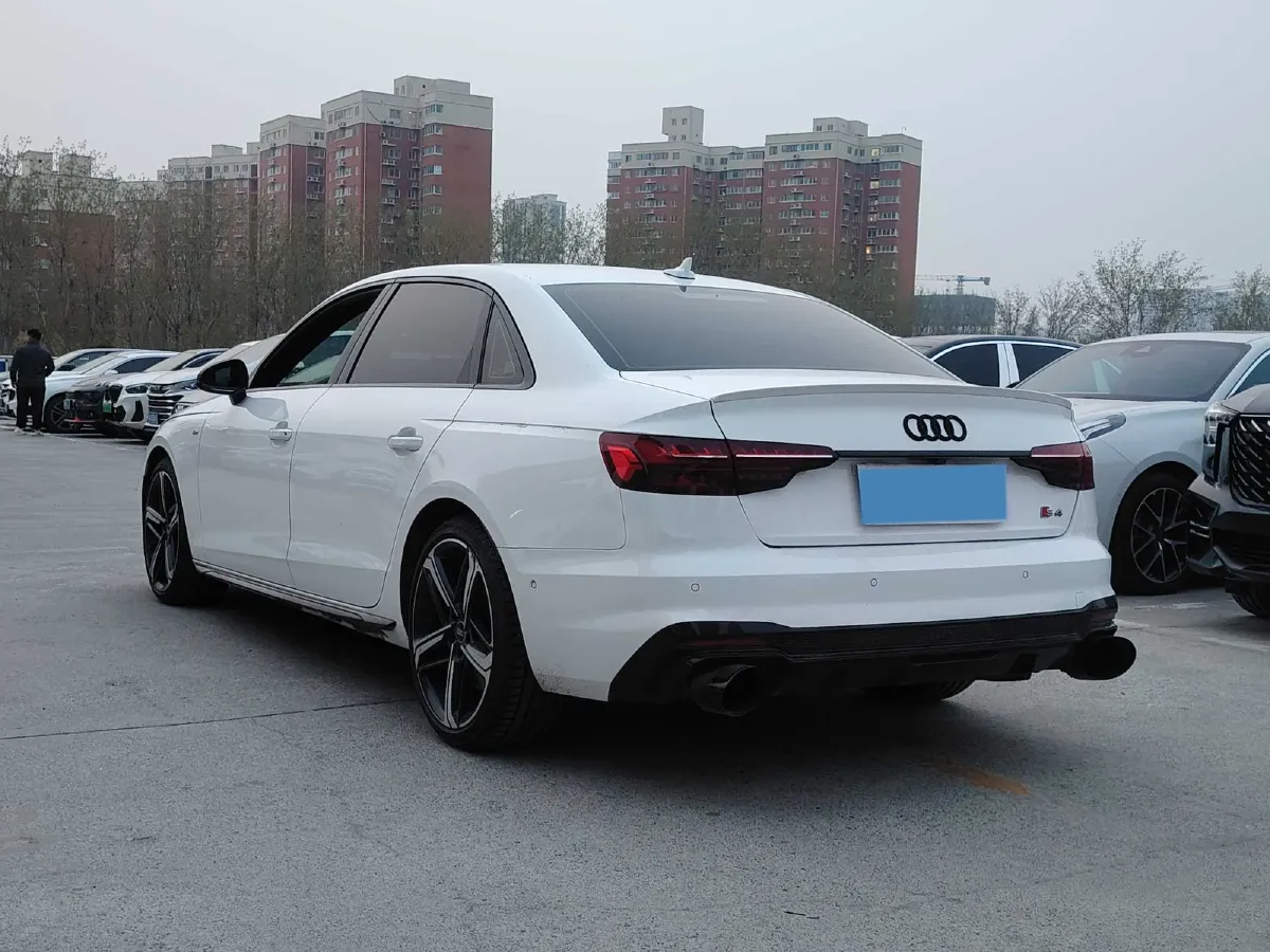 2022 Audi A4L 2.0T 252HP L4 7DCT,autocango,china used car exporter,china ev exporter,chinese used car exporter,chinese used ev exporter