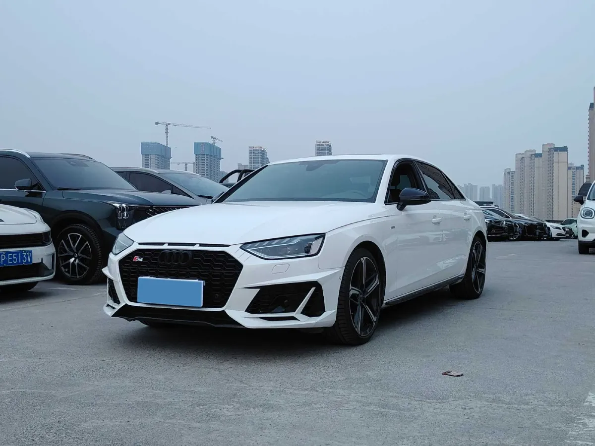 2022 Audi A4L 2.0T 252HP L4 7DCT,autocango,china used car exporter,china ev exporter,chinese used car exporter,chinese used ev exporter