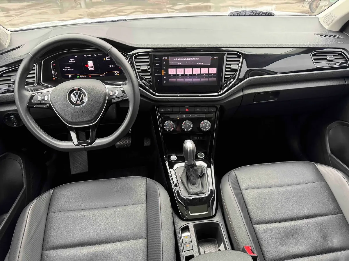 2022 Volkswagen T-Roc 1.4T 150HP L4 7DCT,autocango,china used car exporter,china ev exporter,chinese used car exporter,chinese used ev exporter