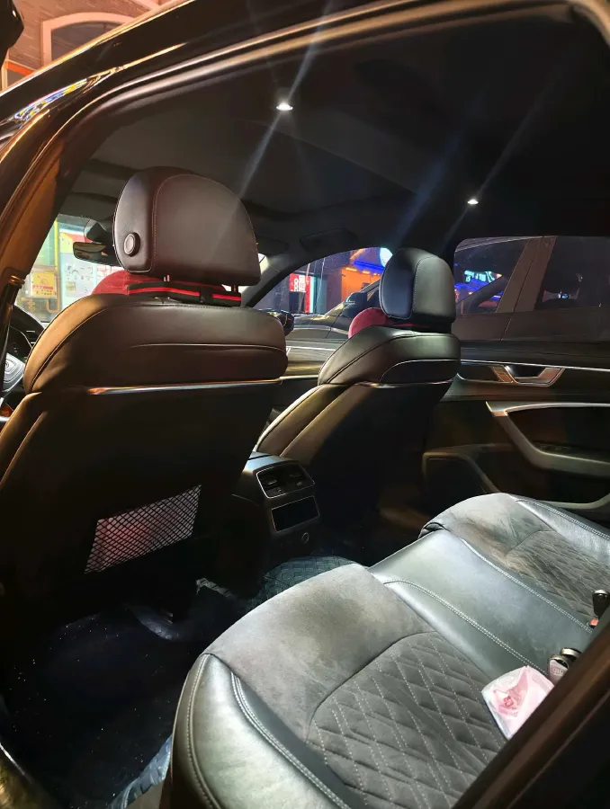 2024 Audi A6L 2.0T 245HP L4 7DCT,autocango,china used car exporter,china ev exporter,chinese used car exporter,chinese used ev exporter