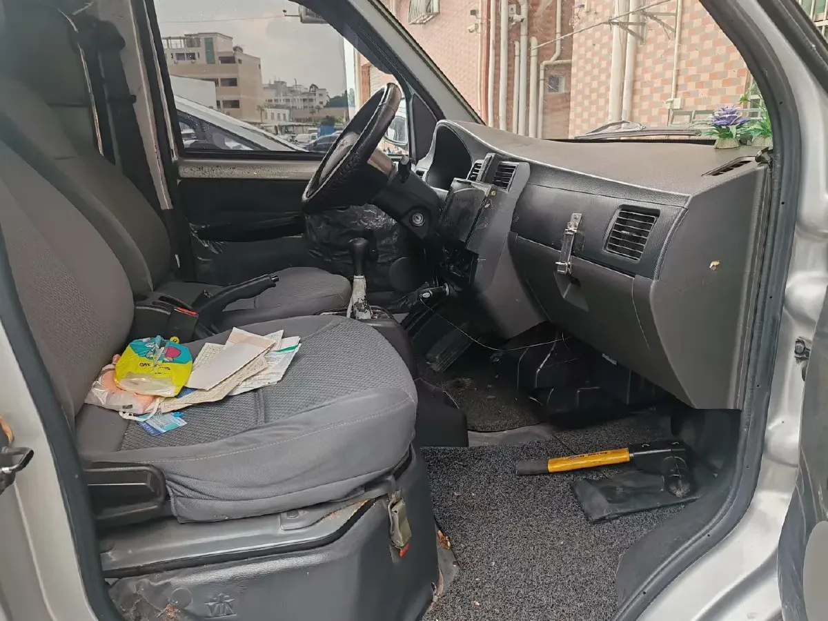 2021 WuLing RongGuang 1.5L 99HP L4 5MT,autocango,china used car exporter,china ev exporter,chinese used car exporter,chinese used ev exporter