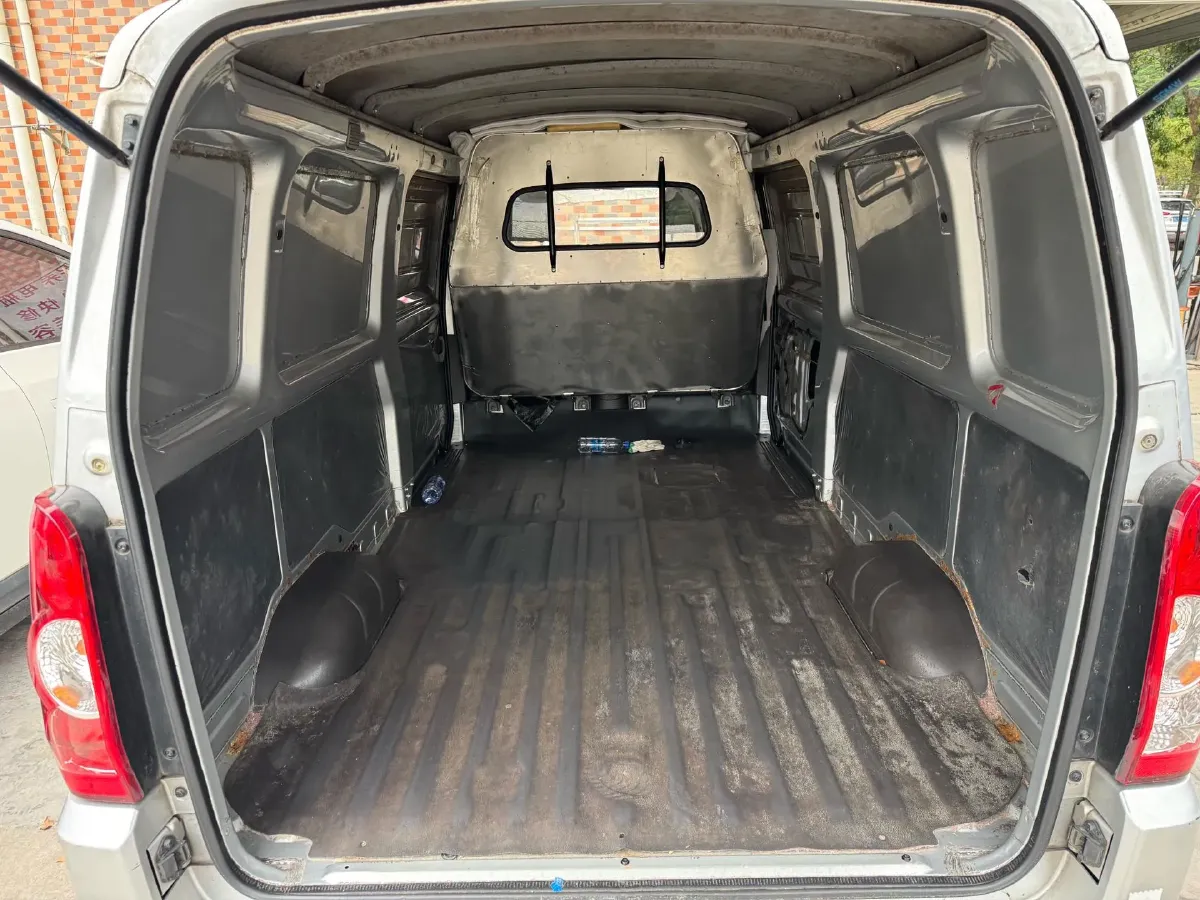 2021 WuLing RongGuang 1.5L 99HP L4 5MT,autocango,china used car exporter,china ev exporter,chinese used car exporter,chinese used ev exporter