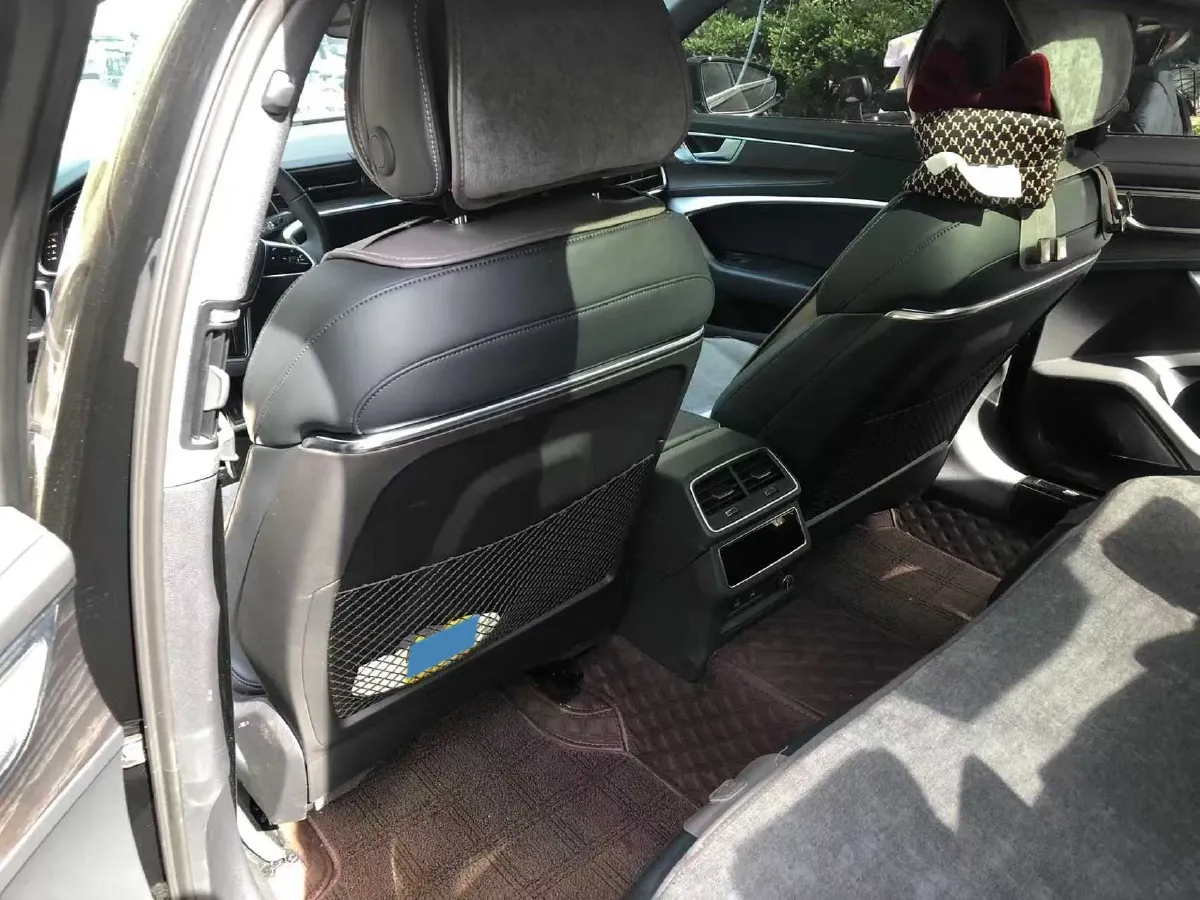 2025 Audi A6L 2.0T 245HP L4 7DCT,autocango,china used car exporter,china ev exporter,chinese used car exporter,chinese used ev exporter