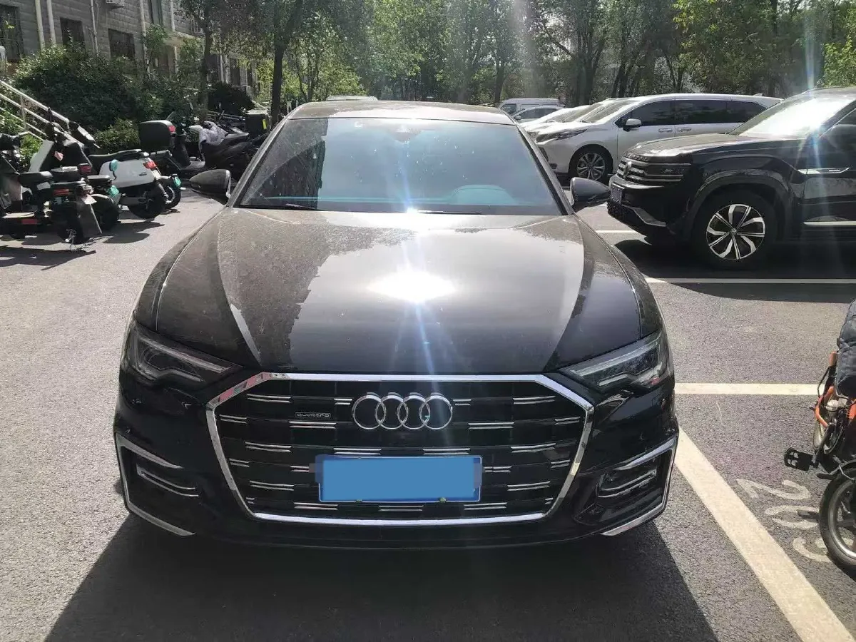 2025 Audi A6L 2.0T 245HP L4 7DCT,autocango,china used car exporter,china ev exporter,chinese used car exporter,chinese used ev exporter