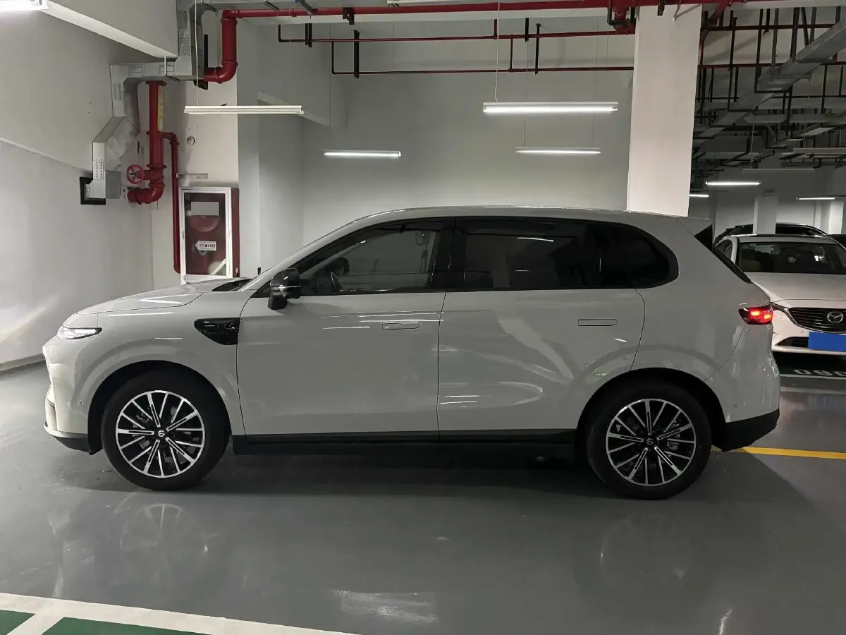 2025 Leapmotor B10 BEV 67.1KWH,autocango,china used car exporter,china ev exporter,chinese used car exporter,chinese used ev exporter