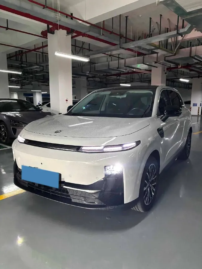 2025 Leapmotor B10 BEV 67.1KWH,autocango,china used car exporter,china ev exporter,chinese used car exporter,chinese used ev exporter