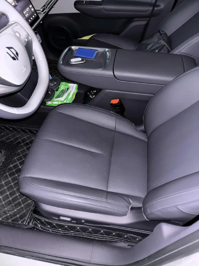 2025 Leapmotor B10 BEV 67.1KWH,autocango,china used car exporter,china ev exporter,chinese used car exporter,chinese used ev exporter