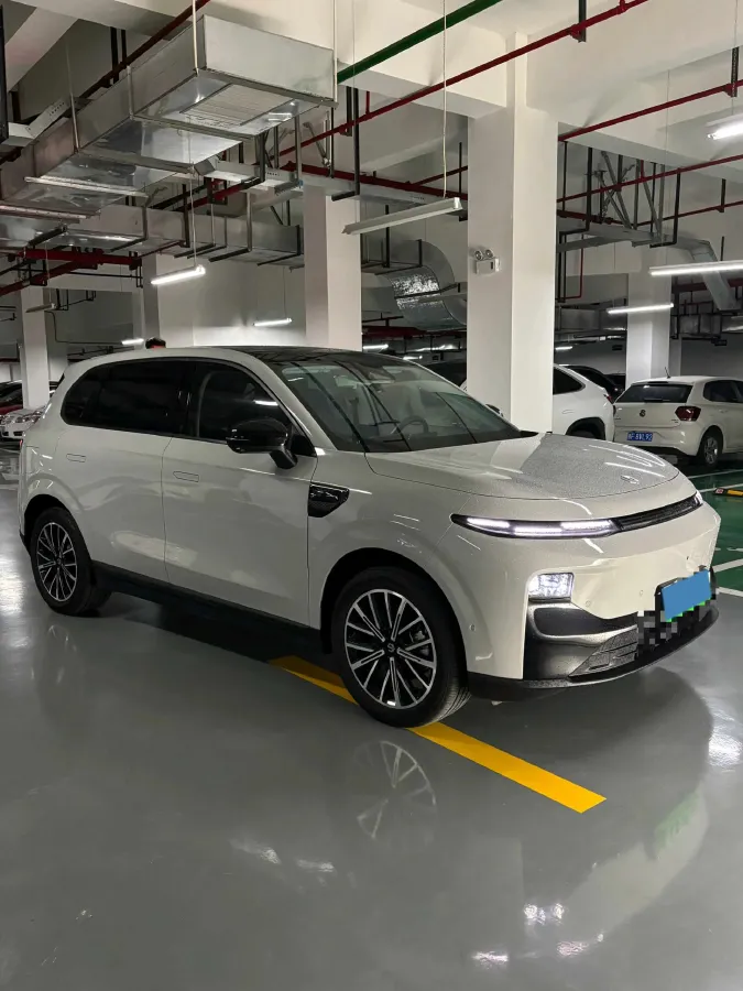 2025 Leapmotor B10 BEV 67.1KWH,autocango,china used car exporter,china ev exporter,chinese used car exporter,chinese used ev exporter