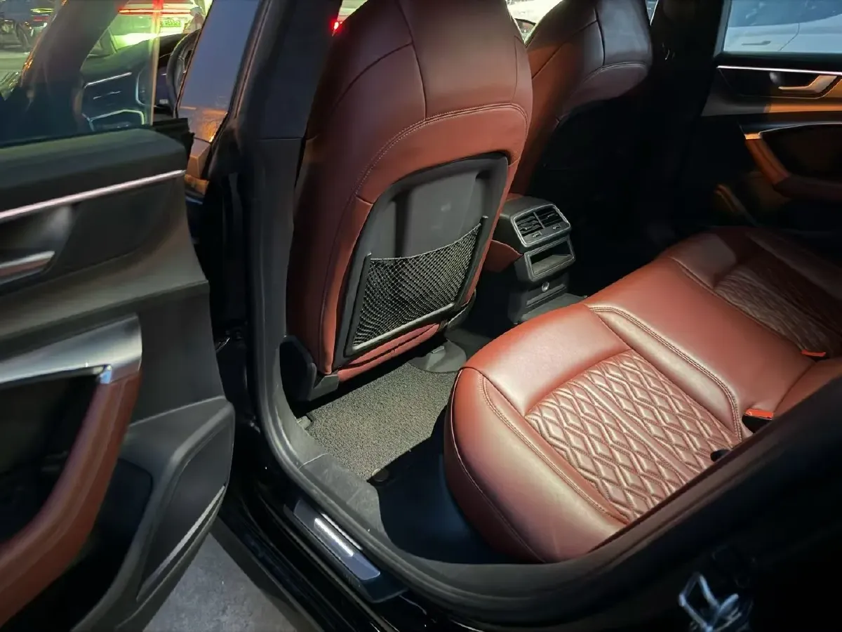 2020 Audi A7 2.0T 245HP L4 7DCT,autocango,china used car exporter,china ev exporter,chinese used car exporter,chinese used ev exporter