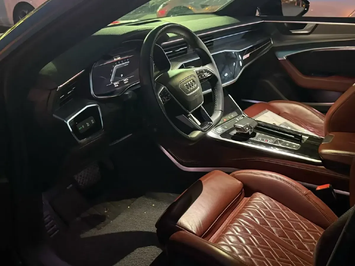 2020 Audi A7 2.0T 245HP L4 7DCT,autocango,china used car exporter,china ev exporter,chinese used car exporter,chinese used ev exporter