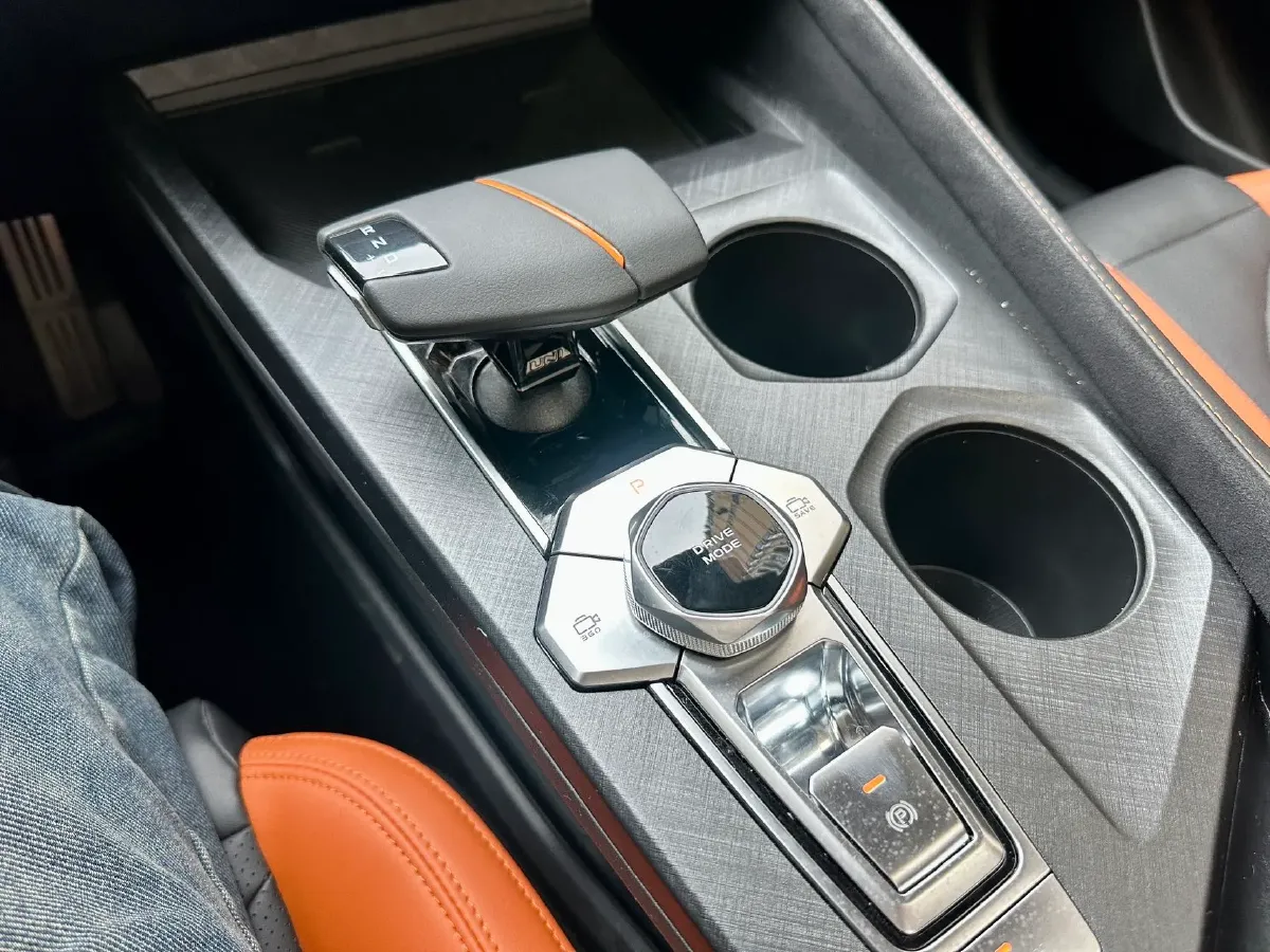 2025 ChangAn UNI-V 1.5T 192HP L4 7DCT,autocango,china used car exporter,china ev exporter,chinese used car exporter,chinese used ev exporter