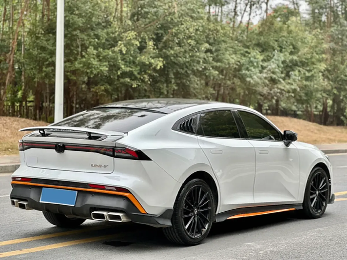 2025 ChangAn UNI-V 1.5T 192HP L4 7DCT,autocango,china used car exporter,china ev exporter,chinese used car exporter,chinese used ev exporter