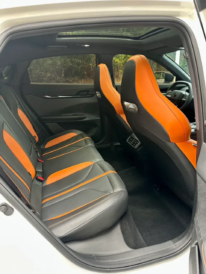 2025 ChangAn UNI-V 1.5T 192HP L4 7DCT,autocango,china used car exporter,china ev exporter,chinese used car exporter,chinese used ev exporter