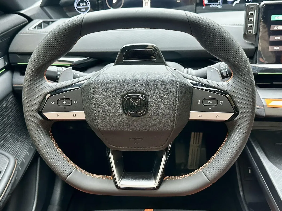 2025 ChangAn UNI-V 1.5T 192HP L4 7DCT,autocango,china used car exporter,china ev exporter,chinese used car exporter,chinese used ev exporter