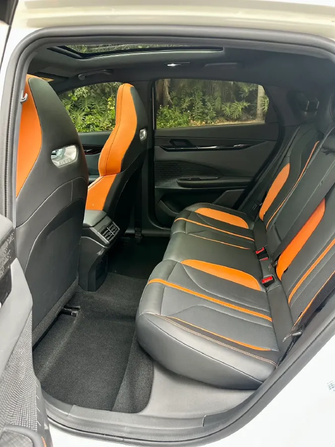 2025 ChangAn UNI-V 1.5T 192HP L4 7DCT,autocango,china used car exporter,china ev exporter,chinese used car exporter,chinese used ev exporter