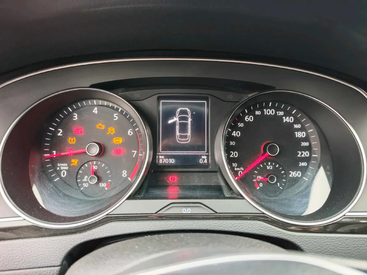 2017 Volkswagen Magotan 1.8T 180HP L4 7DCT,autocango,china used car exporter,china ev exporter,chinese used car exporter,chinese used ev exporter