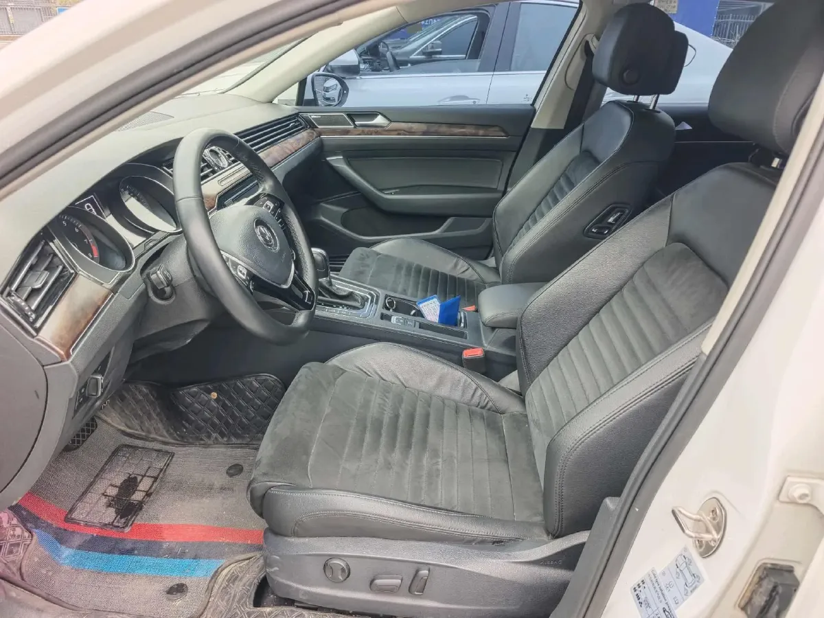 2017 Volkswagen Magotan 1.8T 180HP L4 7DCT,autocango,china used car exporter,china ev exporter,chinese used car exporter,chinese used ev exporter