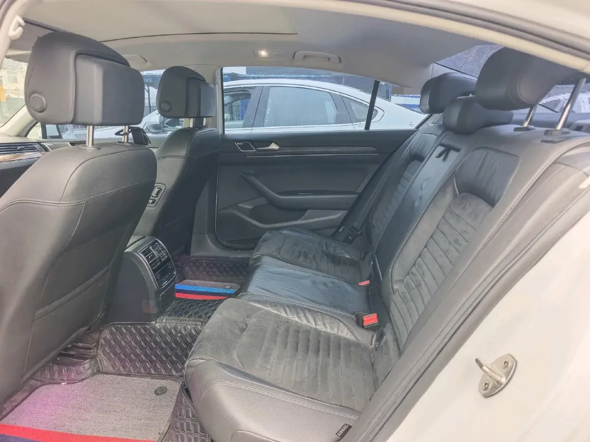 2017 Volkswagen Magotan 1.8T 180HP L4 7DCT,autocango,china used car exporter,china ev exporter,chinese used car exporter,chinese used ev exporter