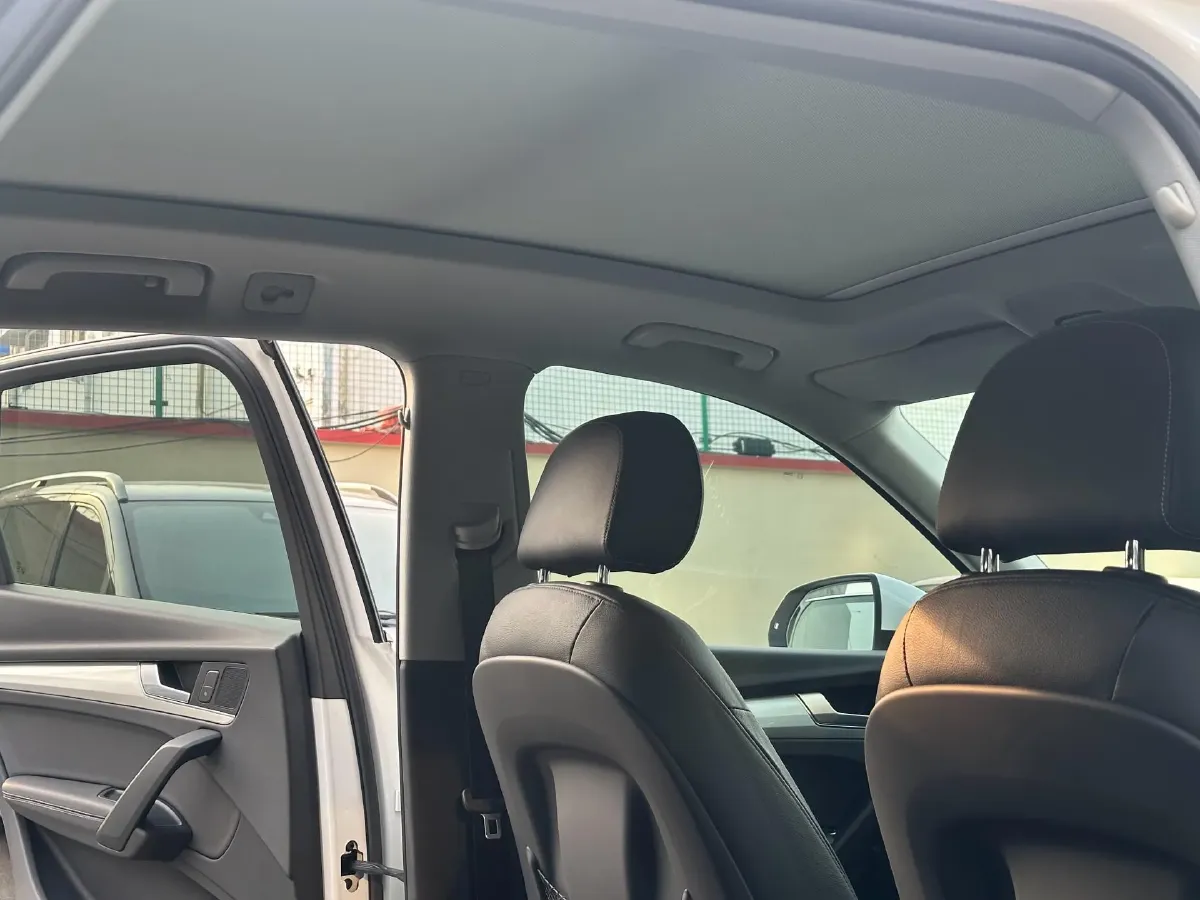 2020 Audi Q5L 2.0T 190HP L4 7DCT,autocango,china used car exporter,china ev exporter,chinese used car exporter,chinese used ev exporter