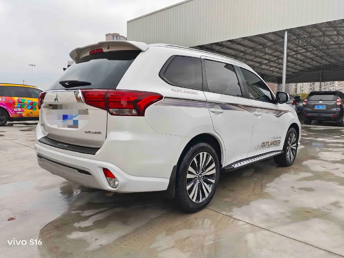 2021 Mitsubishi Outlander 2.0L 166HP L4 CVT,autocango,china used car exporter,china ev exporter,chinese used car exporter,chinese used ev exporter